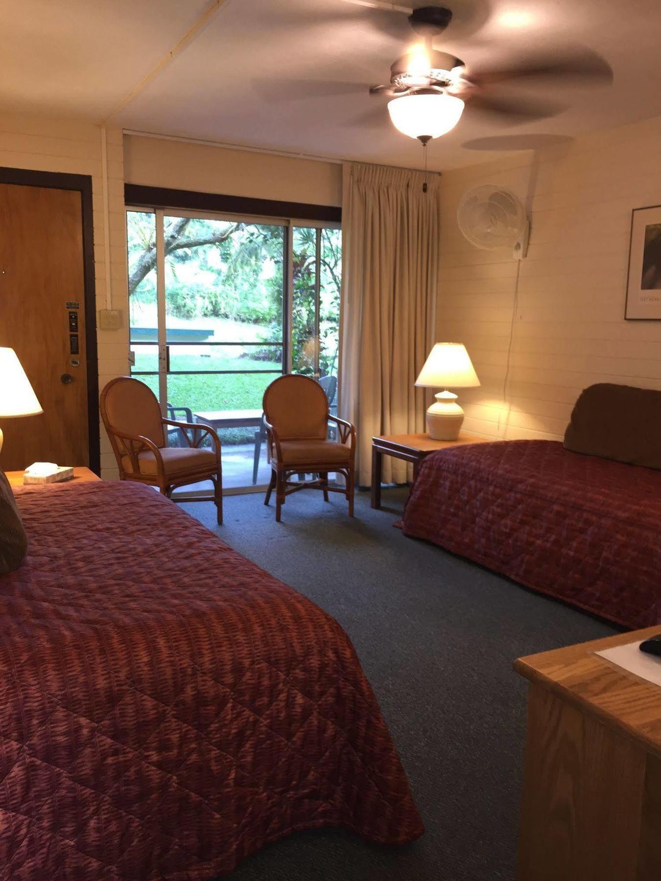 Dolphin Bay Hotel Hilo Eksteriør bilde